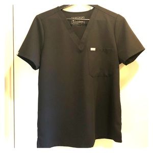FIGS women’s black size M scrub top